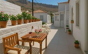 A Sea-Licious Vacation - Chic & Style In Hydra